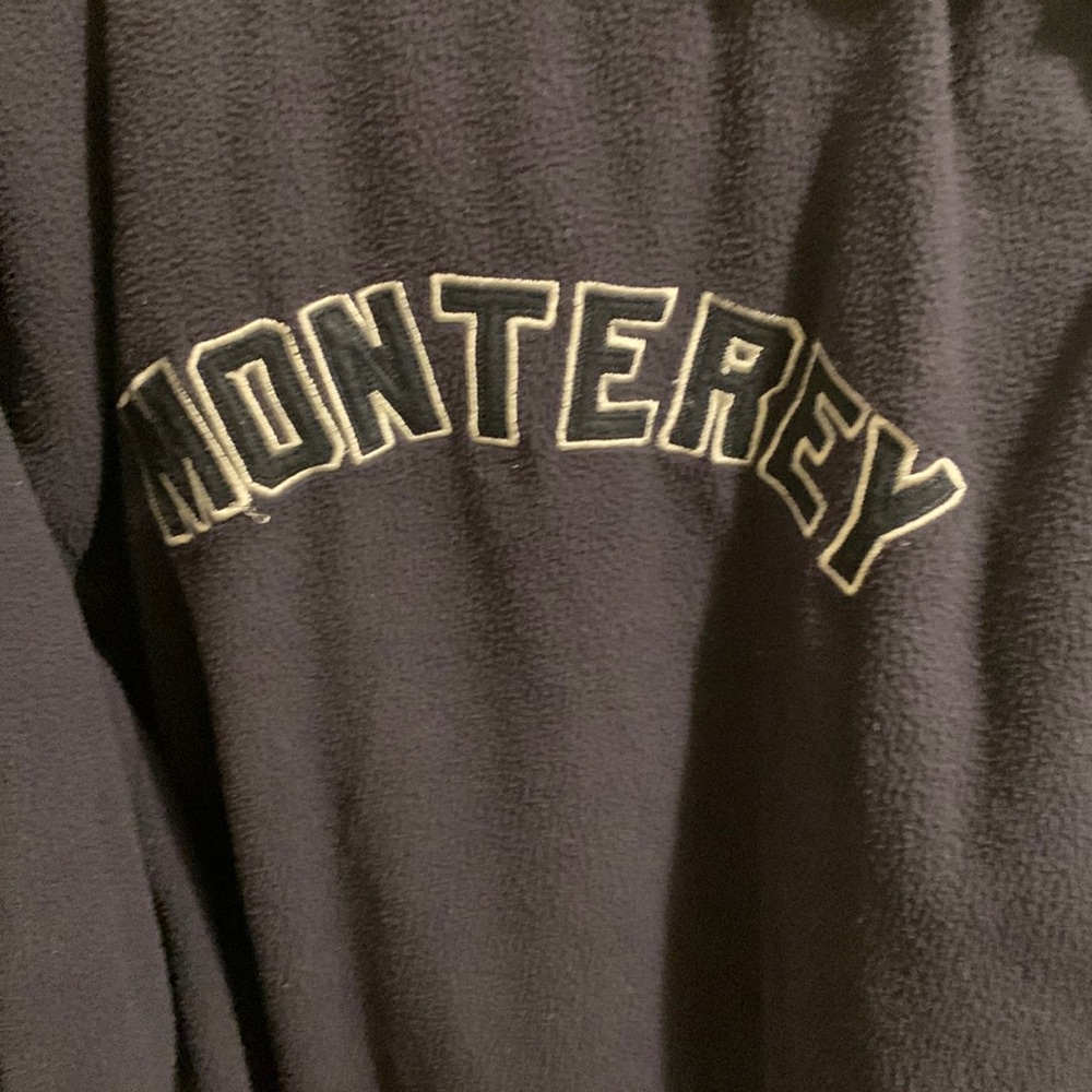 Jacket is size Medium and is very warm. - Picture 2 of 3